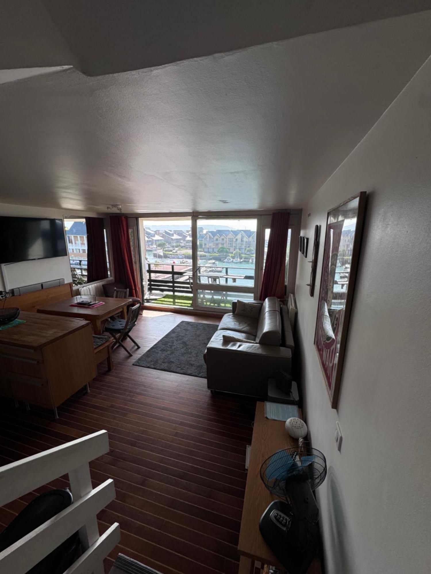 Logement Entier Dans Le Port De 多维尔 外观 照片